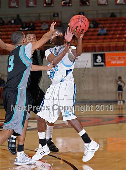 Thumbnail 3 in Sheldon vs. Burbank (CIF SJS D1 Playoffs) photogallery.