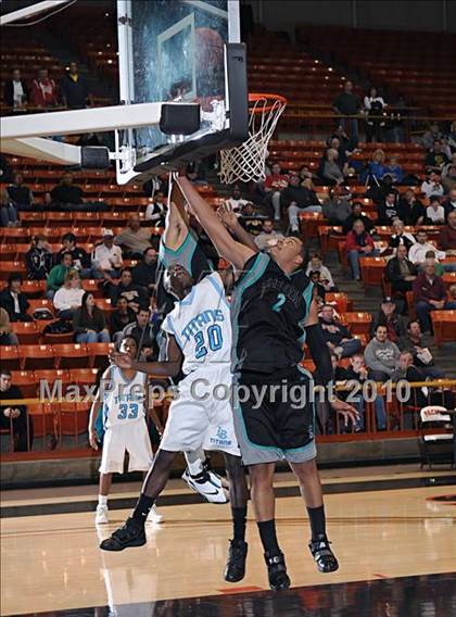 Thumbnail 3 in Sheldon vs. Burbank (CIF SJS D1 Playoffs) photogallery.