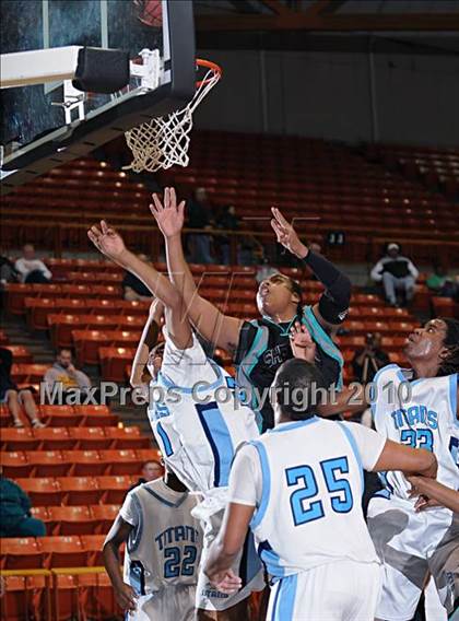 Thumbnail 3 in Sheldon vs. Burbank (CIF SJS D1 Playoffs) photogallery.