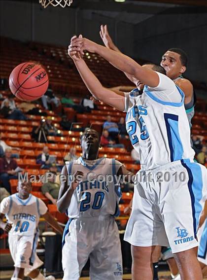 Thumbnail 1 in Sheldon vs. Burbank (CIF SJS D1 Playoffs) photogallery.