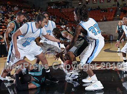 Thumbnail 2 in Sheldon vs. Burbank (CIF SJS D1 Playoffs) photogallery.