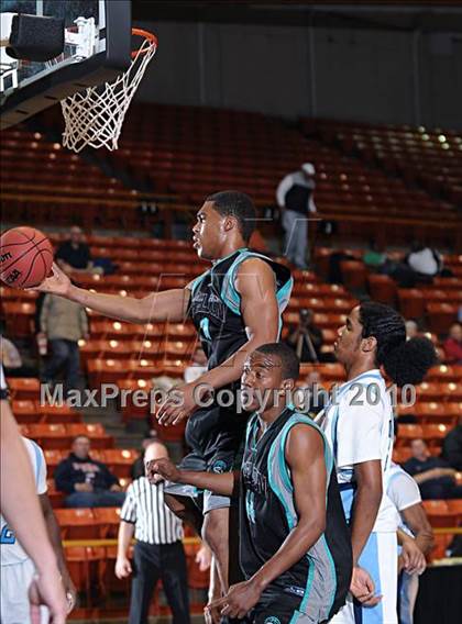 Thumbnail 2 in Sheldon vs. Burbank (CIF SJS D1 Playoffs) photogallery.