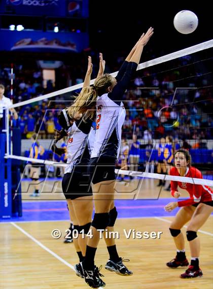 Thumbnail 2 in Eaton vs. Sterling (CHSAA 3A Playoff) photogallery.
