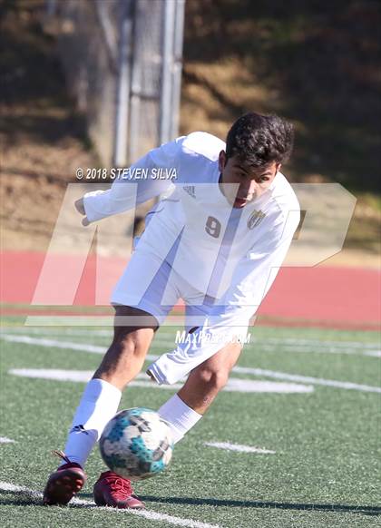 Thumbnail 1 in Point Loma vs. University City (San Diego Holiday Tournament) photogallery.