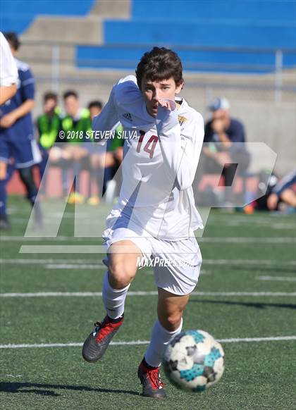 Thumbnail 1 in Point Loma vs. University City (San Diego Holiday Tournament) photogallery.