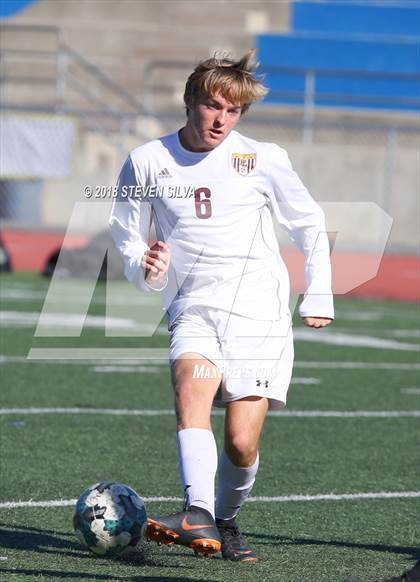 Thumbnail 3 in Point Loma vs. University City (San Diego Holiday Tournament) photogallery.