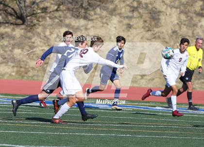 Thumbnail 1 in Point Loma vs. University City (San Diego Holiday Tournament) photogallery.
