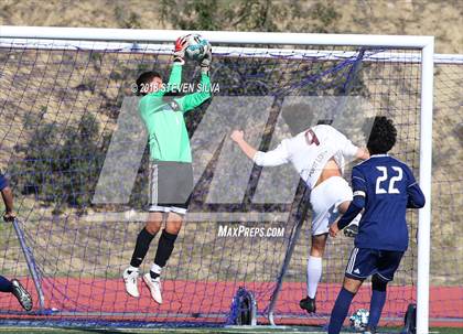 Thumbnail 2 in Point Loma vs. University City (San Diego Holiday Tournament) photogallery.