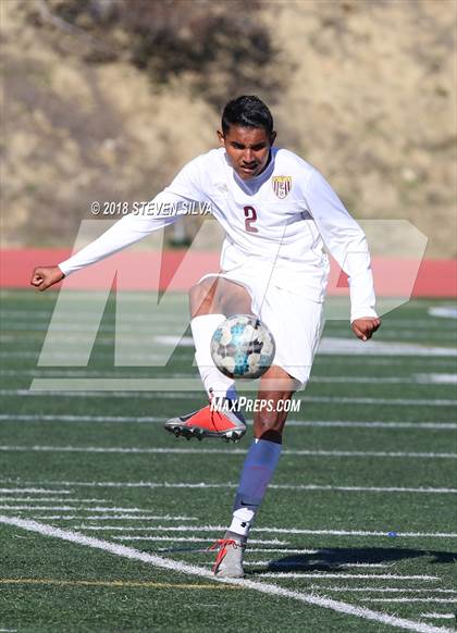 Thumbnail 1 in Point Loma vs. University City (San Diego Holiday Tournament) photogallery.