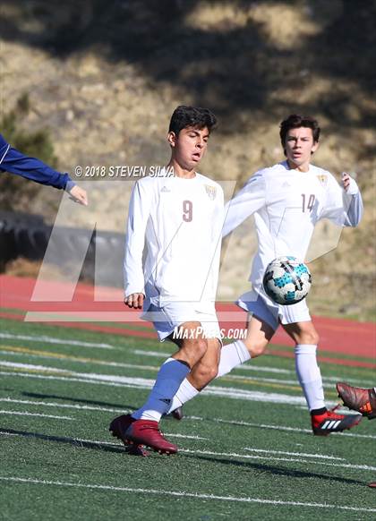 Thumbnail 3 in Point Loma vs. University City (San Diego Holiday Tournament) photogallery.