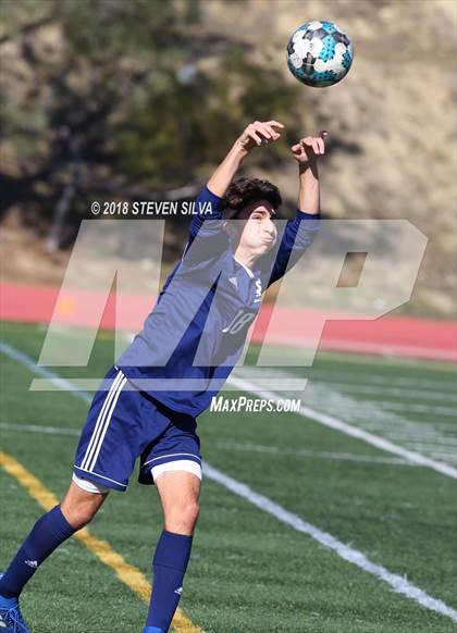 Thumbnail 3 in Point Loma vs. University City (San Diego Holiday Tournament) photogallery.