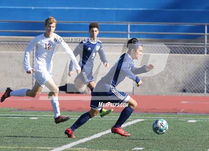 Thumbnail 2 in Point Loma vs. University City (San Diego Holiday Tournament) photogallery.