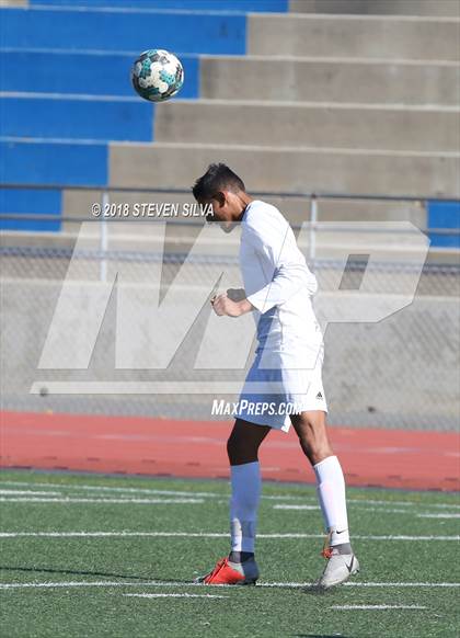 Thumbnail 3 in Point Loma vs. University City (San Diego Holiday Tournament) photogallery.