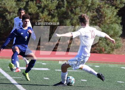 Thumbnail 3 in Point Loma vs. University City (San Diego Holiday Tournament) photogallery.