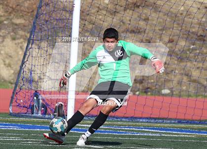 Thumbnail 3 in Point Loma vs. University City (San Diego Holiday Tournament) photogallery.