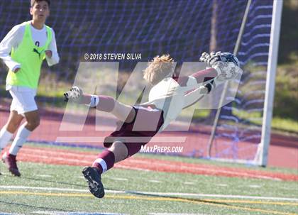Thumbnail 3 in Point Loma vs. University City (San Diego Holiday Tournament) photogallery.