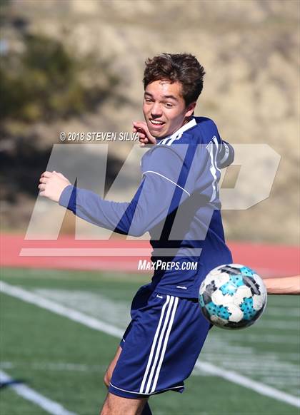 Thumbnail 3 in Point Loma vs. University City (San Diego Holiday Tournament) photogallery.