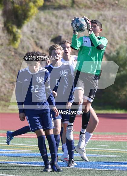 Thumbnail 2 in Point Loma vs. University City (San Diego Holiday Tournament) photogallery.