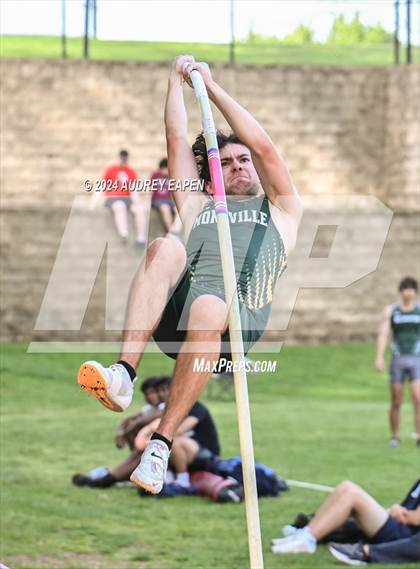 Thumbnail 3 in New Jersey Athletic Conference Meet (Pole Vault) photogallery.