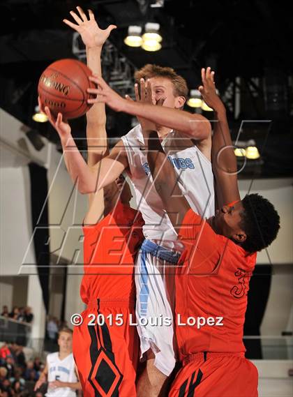 Thumbnail 3 in Beverly Hills vs. Corona del Mar (CIF SS D3A Final) photogallery.