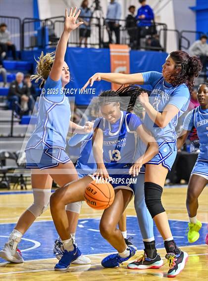 Thumbnail 2 in Crestwood Prep (North York, Ontario) @ IMG Academy photogallery.
