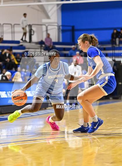 Thumbnail 3 in Crestwood Prep (North York, Ontario) @ IMG Academy photogallery.