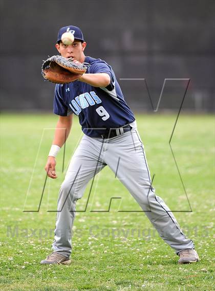Thumbnail 3 in Los Osos vs. La Canada photogallery.
