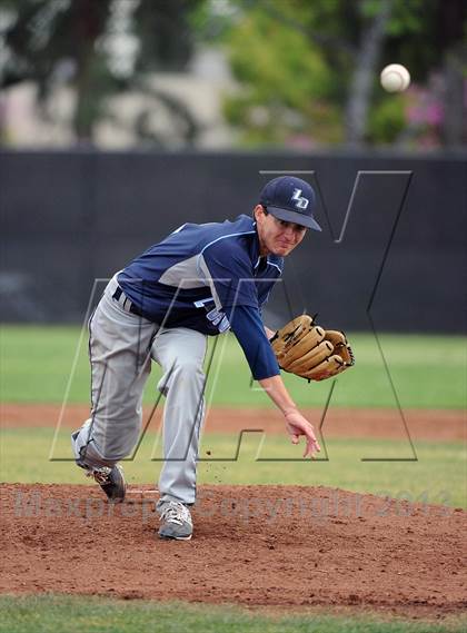 Thumbnail 2 in Los Osos vs. La Canada photogallery.