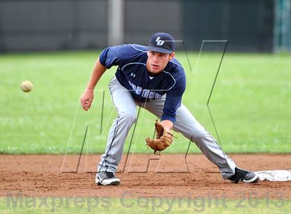 Thumbnail 3 in Los Osos vs. La Canada photogallery.