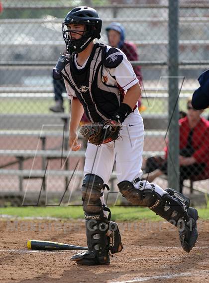 Thumbnail 3 in Los Osos vs. La Canada photogallery.