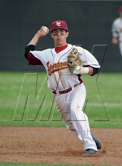 Thumbnail 3 in Los Osos vs. La Canada photogallery.