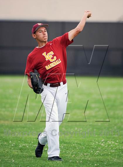 Thumbnail 2 in Los Osos vs. La Canada photogallery.