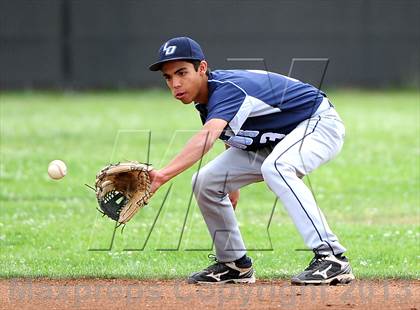 Thumbnail 2 in Los Osos vs. La Canada photogallery.