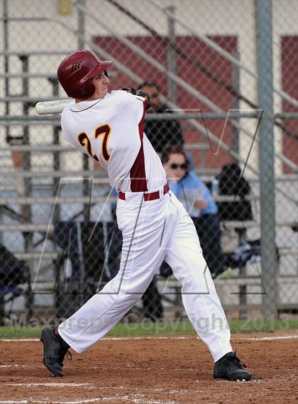 Thumbnail 3 in Los Osos vs. La Canada photogallery.
