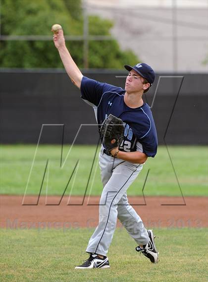 Thumbnail 3 in Los Osos vs. La Canada photogallery.