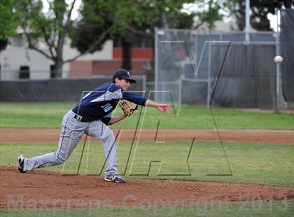 Thumbnail 2 in Los Osos vs. La Canada photogallery.