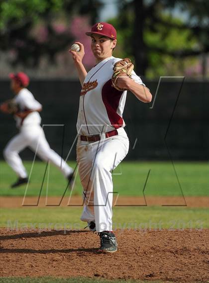 Thumbnail 2 in Los Osos vs. La Canada photogallery.