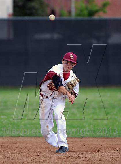 Thumbnail 2 in Los Osos vs. La Canada photogallery.