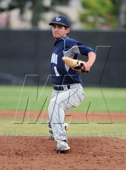 Thumbnail 3 in Los Osos vs. La Canada photogallery.