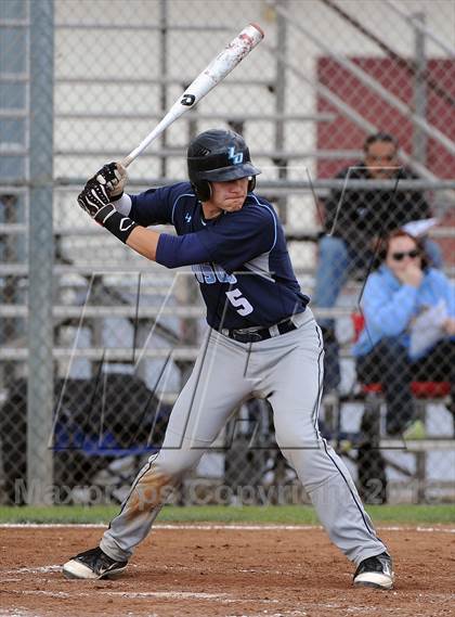 Thumbnail 2 in Los Osos vs. La Canada photogallery.