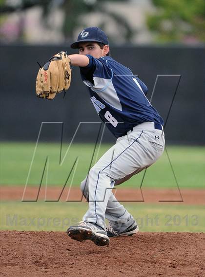 Thumbnail 2 in Los Osos vs. La Canada photogallery.