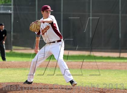 Thumbnail 3 in Los Osos vs. La Canada photogallery.