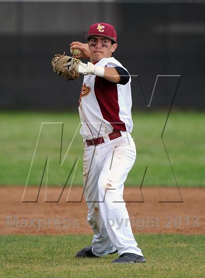 Thumbnail 3 in Los Osos vs. La Canada photogallery.