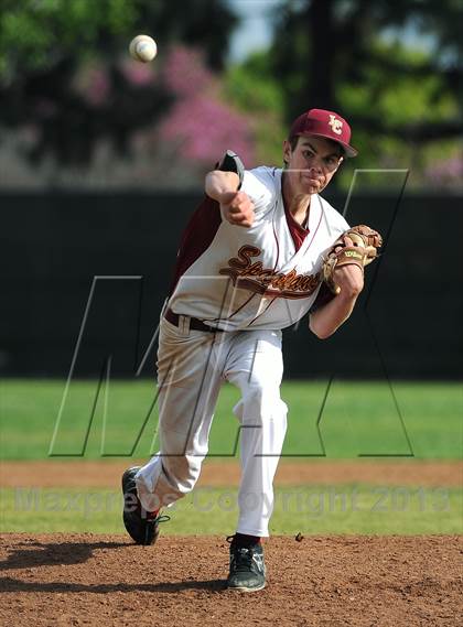 Thumbnail 2 in Los Osos vs. La Canada photogallery.