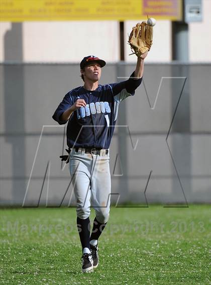 Thumbnail 2 in Los Osos vs. La Canada photogallery.