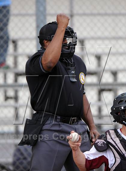 Thumbnail 1 in Los Osos vs. La Canada photogallery.