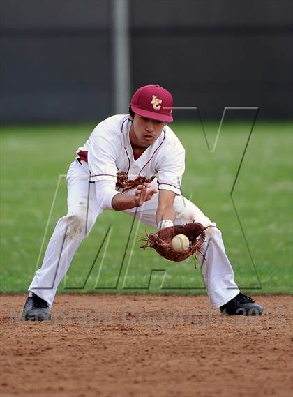Thumbnail 3 in Los Osos vs. La Canada photogallery.