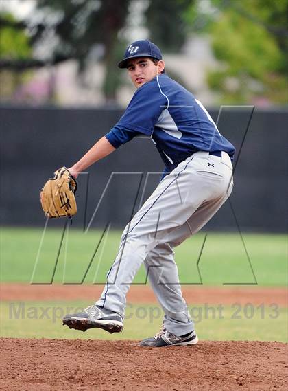 Thumbnail 3 in Los Osos vs. La Canada photogallery.