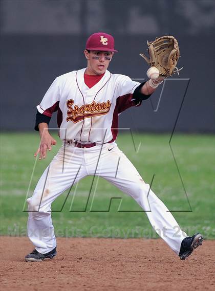 Thumbnail 3 in Los Osos vs. La Canada photogallery.