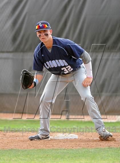 Thumbnail 2 in Los Osos vs. La Canada photogallery.